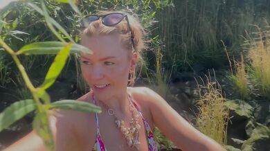 Bibixxx blonde gets soaked in public outdoor piss