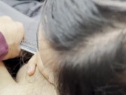 Mamada espectacular en el coche de mi vecino con una corrida deliciosa en la boca