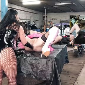 Fucked her asshole deeply in the Garage