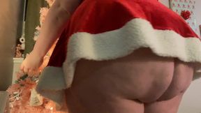 Mrs Claus Plays Naughty