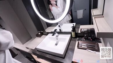 【生ハメ/拘束クンニ】旦那が長期出張中にお泊まりデートしちゃう美人妻 いつもよりたっぷり舐められた濡れ濡れ敏感まんこに生ちんぽ挿入で連続絶頂...!!　個人撮影 人妻 NTR 素人 ハメ撮り