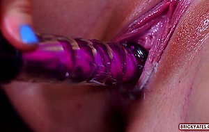 Brickyates, massage therapist pees with the vibrator in h