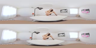 VR BANGERS- Riley Reid Sexy Masturbation