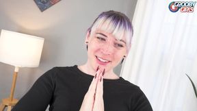 Watch dainty wench's clip