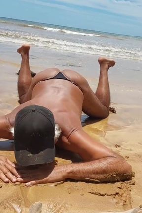 Ladysilva naughty slut on the beach wanting to roll in the ass