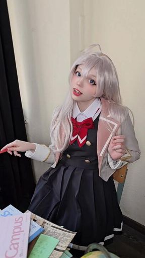 A student shows her panties💫