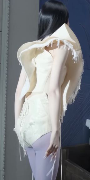 Slim blonde YA pro solo in Jpn girls' hot spring