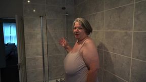 Chris44g - Showertime fun