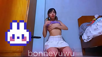 Bonneyuwu - 12:21 me doy en cuatro con el dildo