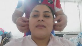 Estirando mi cara lentamente. Para ti