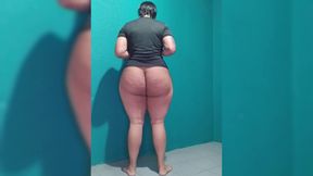 Shemale with a Large, Thick Penis, Wanting to Have Sex and Climax.