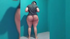 Shemale with a Large, Thick Penis, Wanting to Have Sex and Climax.