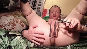 Lanatuls anal open with speculum, masturbating and exploding