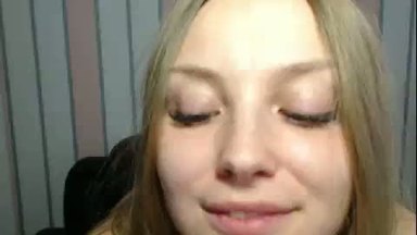 Beautiful White Girl Showing Good Ass