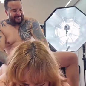 Cardboard Scavenger Couldn't Stand the Horniness and Gave Us Her Hairy Pussy to Fuck