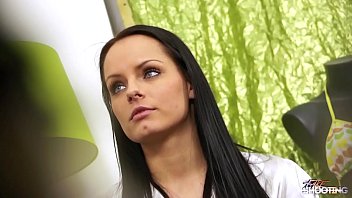 Sexbomb came to fake casting &amp_ onvinced to fuck stranger agent
