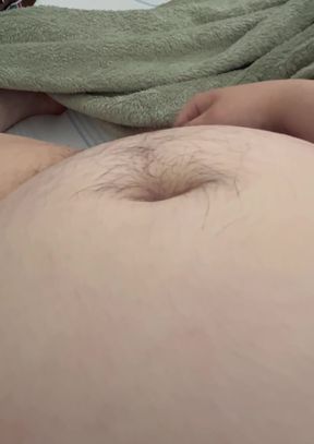 Pregnant belly breeder shows hairy solo ftm