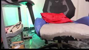 Bella Arrives at Her House and Connects with Her Friends Online