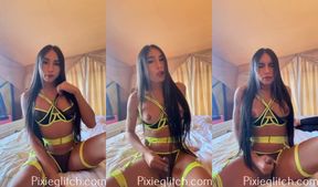 Trans babe squirts hot cum while jerking off alone
