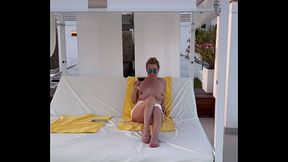 7 &egrave_me jour &agrave_ Ibiza M'_exhibant sur le rooftop de l'_hotel.