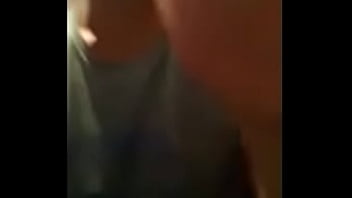 Jovencito metiendose dedo 2