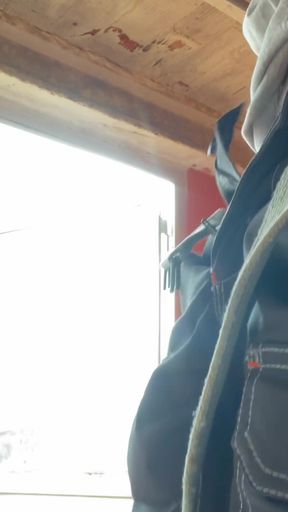 ACCIDENTAL BLOWJOB IN THE LAUNDRY ROOM - THE PAINTER CUMS IN MY MOUTH BEFORE HAVING IT HARD   Clip 1
