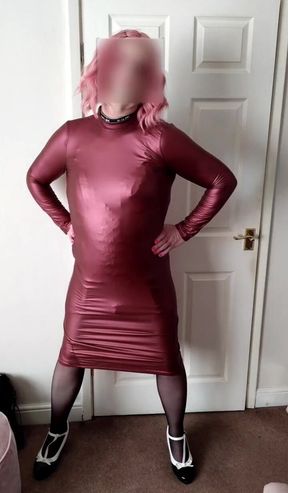 Sexy TV in Tight Body on Dress