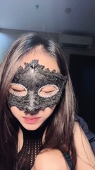 Lily ajak teman nonton cara omek