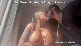 A estrela de seios fartos, Monica Santhiago, recebe uma penetração anal profunda de Rome Major em POV (ponto de vista)