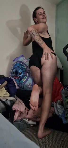 Amateur homemade solo shemale posing in a body suit then stripping off to start getting nasty...