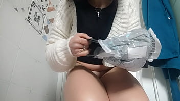 ChantalChannel - diaper full of my gold water