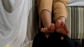 NICOLE FOOT FUCKING MOUTH OF MALE SLAVE