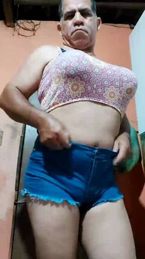 Mostrando o tamanho do meu bucetao