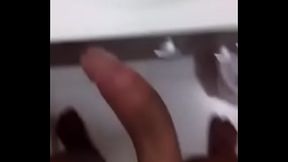 Novinho no banheiro
