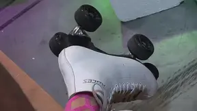 MILF Cindy Behr gives a hot blowjob in roller skates