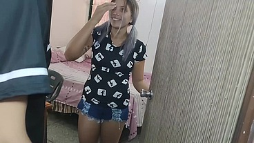 Mi Mejor Amiga Me Invita A Su Casa y Me Ayuda Terminamos Follando Le Follo El Culo Que Rico Dice