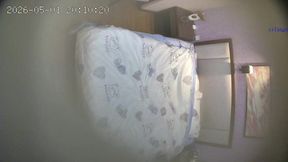 流出酒店偷拍 乖巧類型女孩讓男友操完射濃精在自己身上