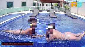 brazillian bull, dia de piscina com kriss hotwife e namoradinha do realizador baiano, muito exibicionismo e pegacao na piscina do clube, esposa de corno em festinha pool party