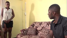 Cette femme de m&eacute_nage au gros cul se fait baisser pour Une belle augmentation de salaire.