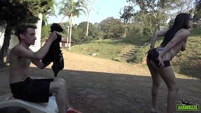 comendo o rabo da gostosa no quintal - cacau felina - tigrao mineiro