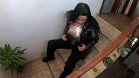 milfycalla – shiny downjacket, jeans & leotard stairway sex (uncut cum on clothes) – episode 314