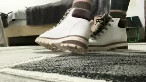 Smelly Feet and Toes after walking in BOOTS