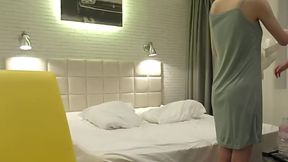 教え子に色んな衣装を着せて、勃起したら入れるゲーム