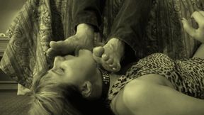 Classic: Olga under feet