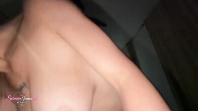 Portuguesa engolindo pau enorme até sufocar
