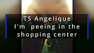 TS Angelique - I'm peeing in the shopping center