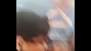 Gordita latina tiene rico tr&iacute_o con su vecinos mientras est&aacute_ sola