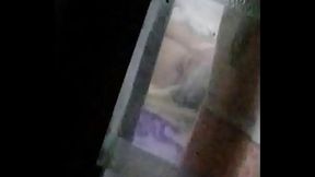 Espiando a mi tia masturbarse por la ventana
