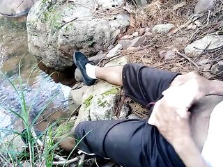 En el bosque con el juguetito