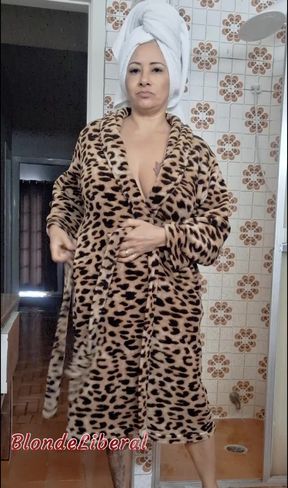 Leaving Pussy, Ass and Mouth Ready to Receive Male Who Comes to Fuck Me. Want to Come Too